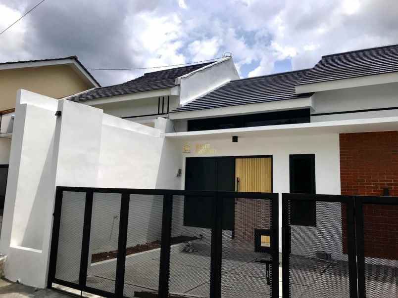 dijual rumah caturharjo