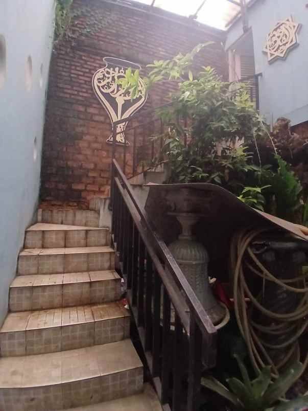 dijual rumah ceger