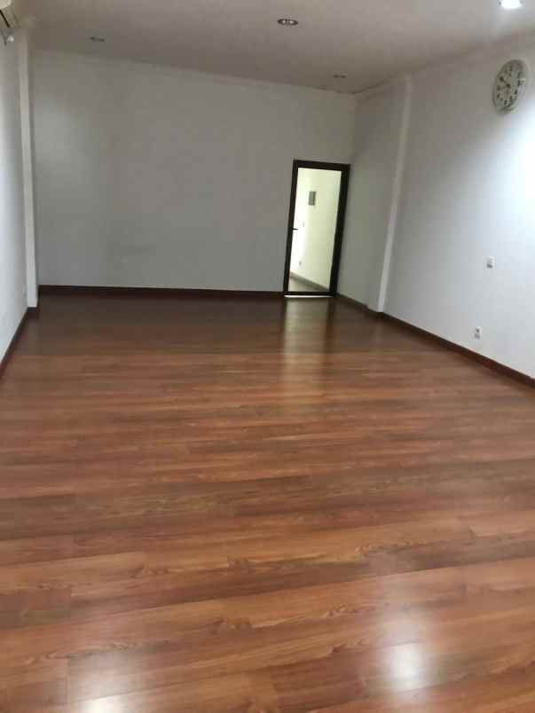 dijual rumah central business park