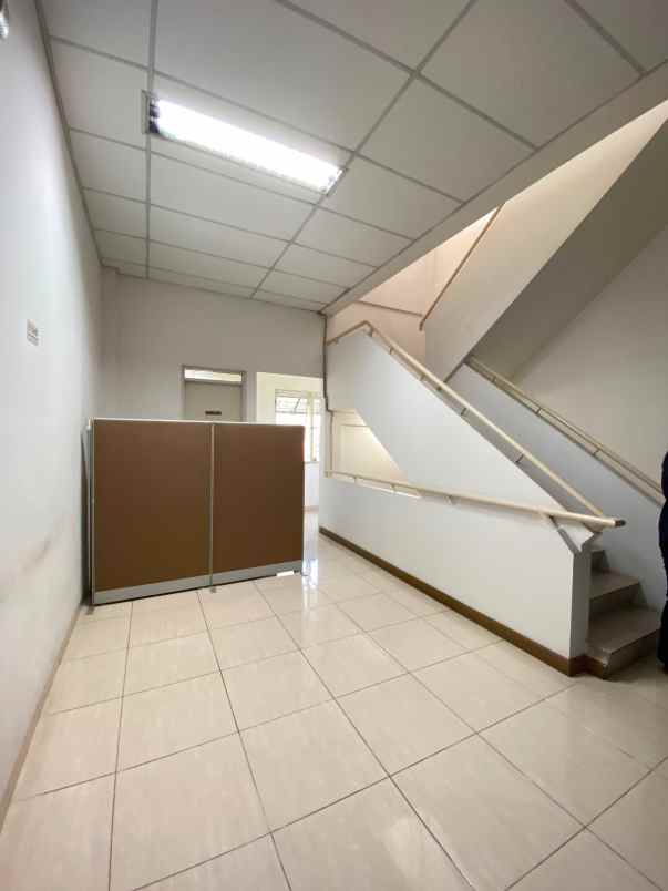 dijual rumah central business park