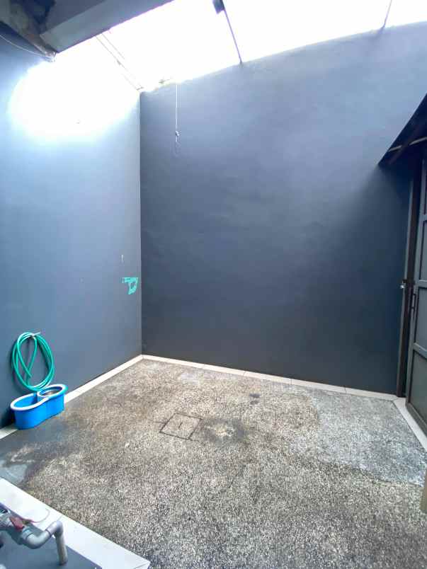 dijual rumah central business park