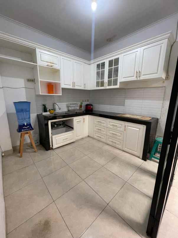 dijual rumah cihanjuang