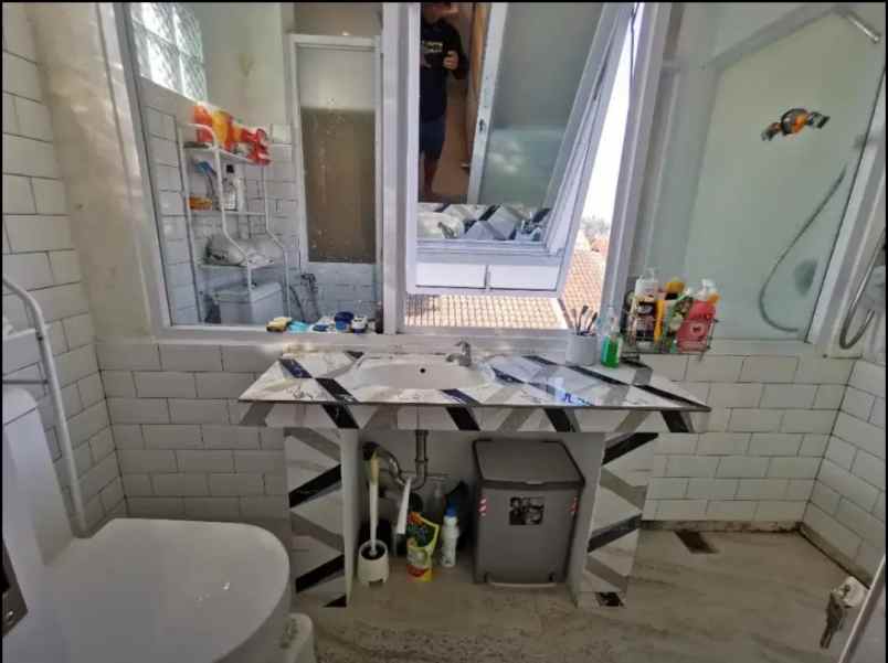 dijual rumah cihanjuang rahayu