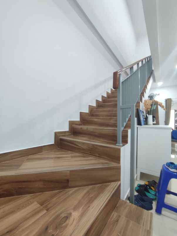 dijual rumah cinere estate blok a