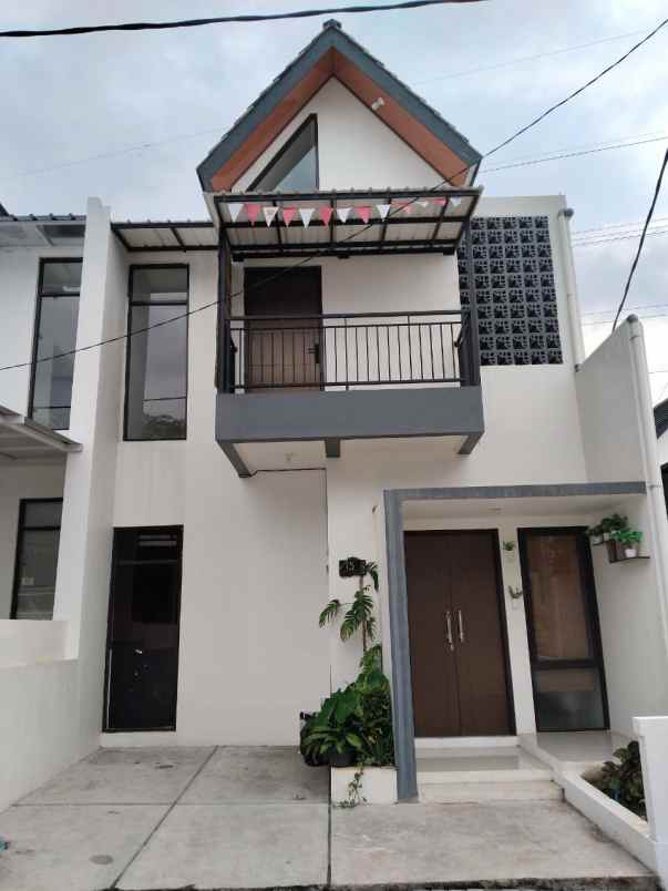 dijual rumah cipadung