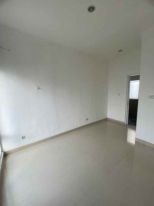 dijual rumah ciputat timur