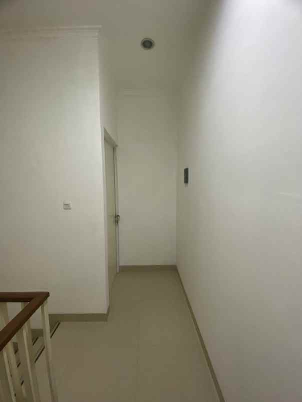 dijual rumah ciputat timur