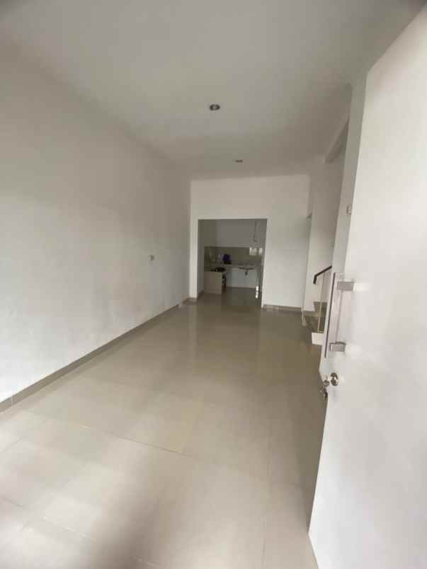 dijual rumah ciputat timur