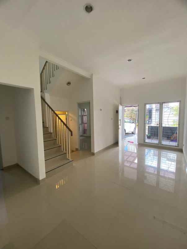 dijual rumah ciputat timur