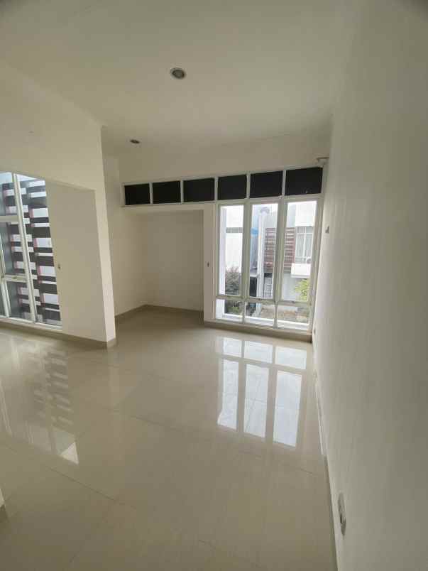 dijual rumah ciputat timur