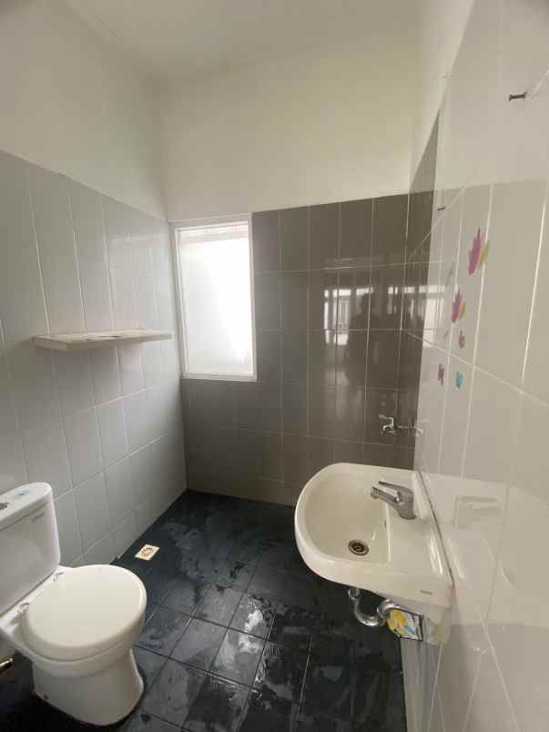 dijual rumah ciputat timur