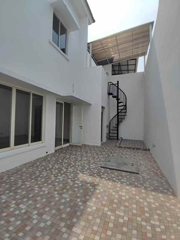 dijual rumah cluster aquamarine phg