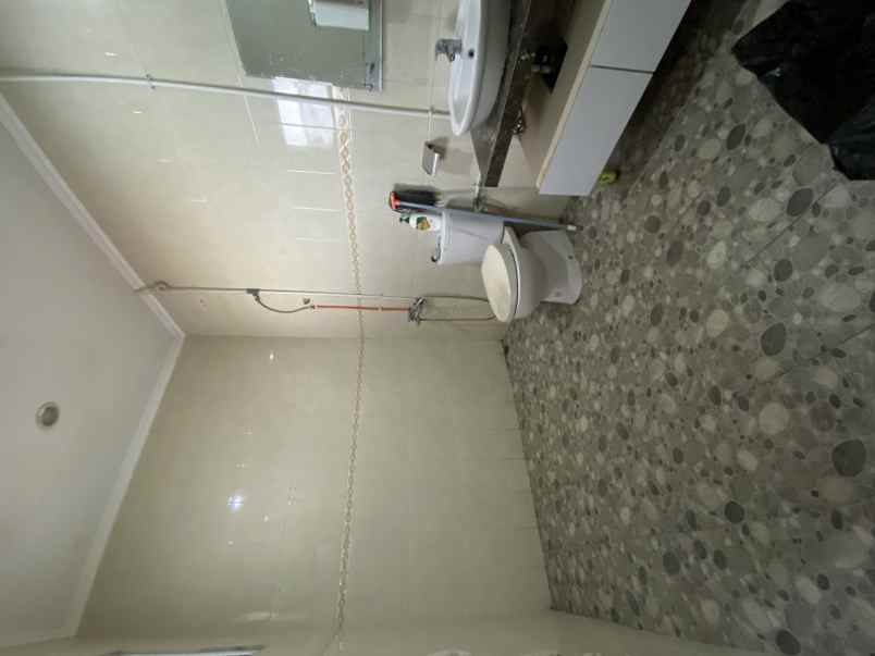 dijual rumah cluster aristoteles