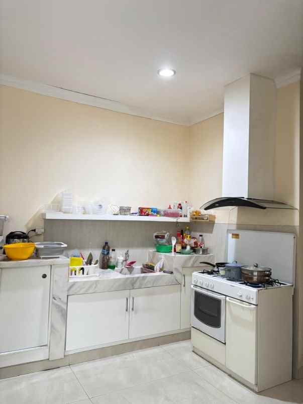 dijual rumah cluster emerald phg gading