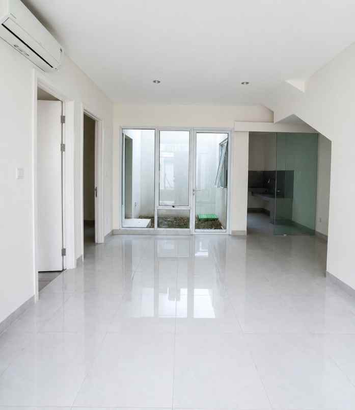 dijual rumah cluster lavisa lavon swan city