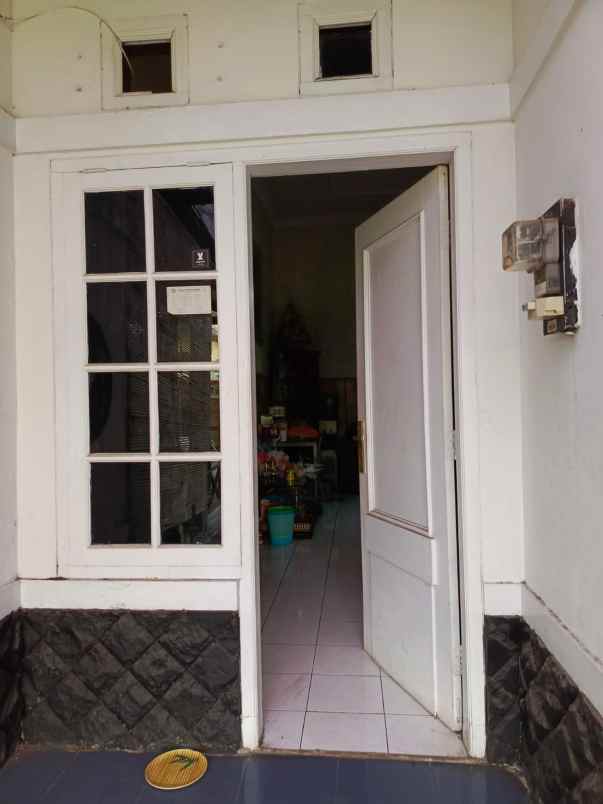 dijual rumah cluster taman pesona