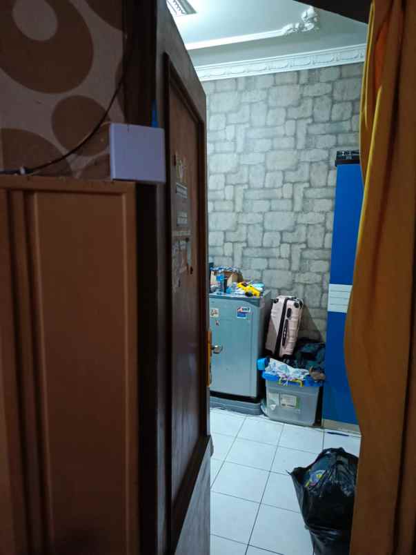 dijual rumah cluster taman pesona