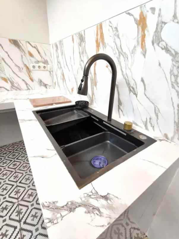 dijual rumah cluster umara residence