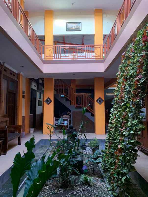 dijual rumah condongcatur