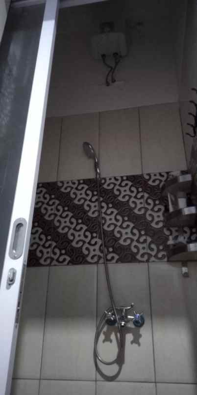 dijual rumah dalam perumahan di colomadu karanganyar