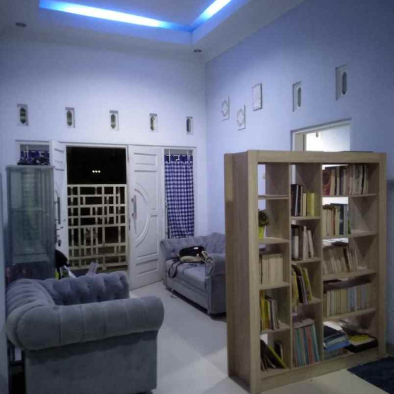 dijual rumah dalam perumahan di colomadu karanganyar