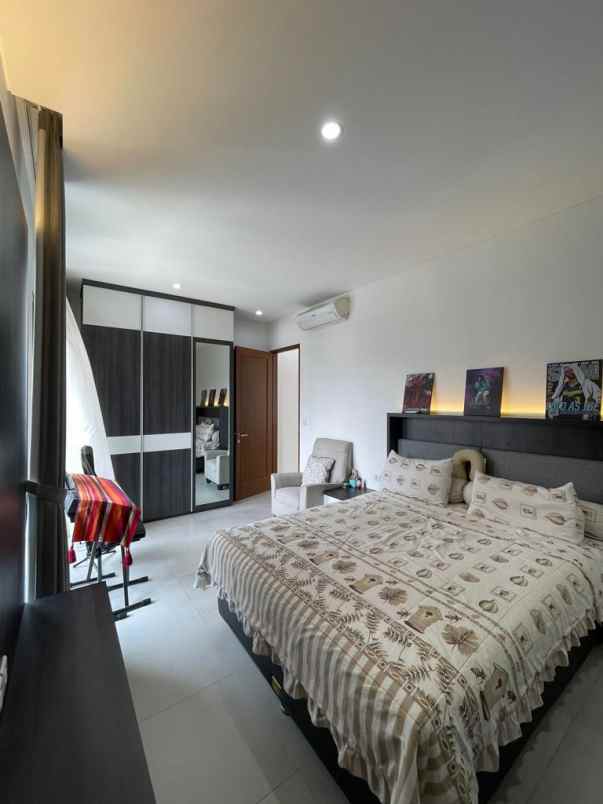 dijual rumah dan kiskosan