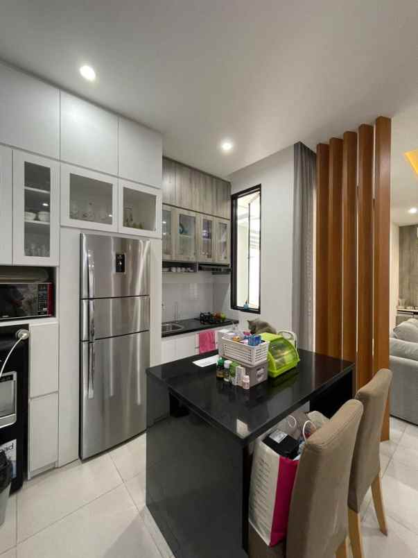 dijual rumah dan kiskosan