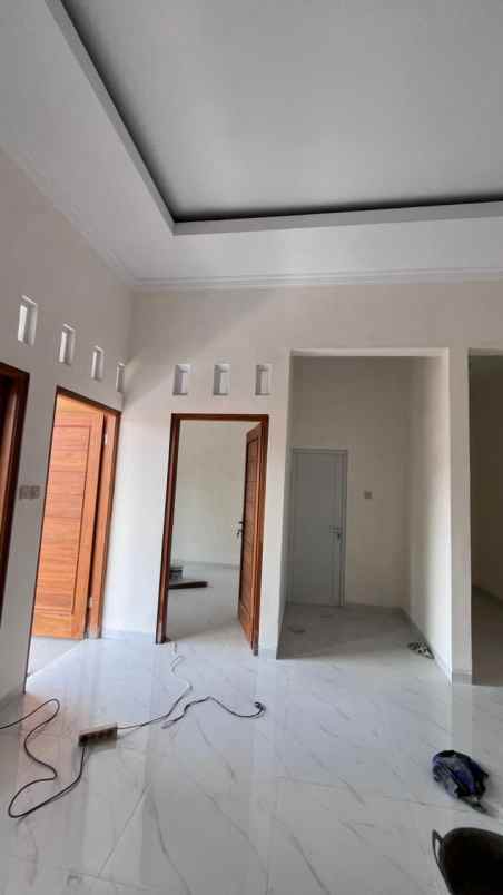 dijual rumah dekat umy