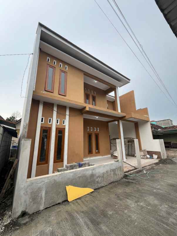 dijual rumah dekat umy