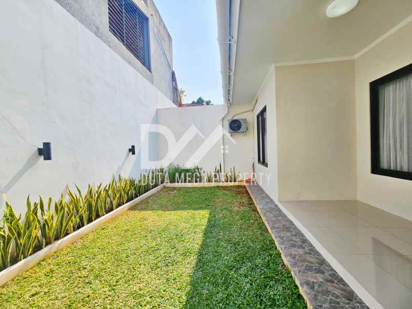 dijual rumah dengan halaman di graha raya bintaro