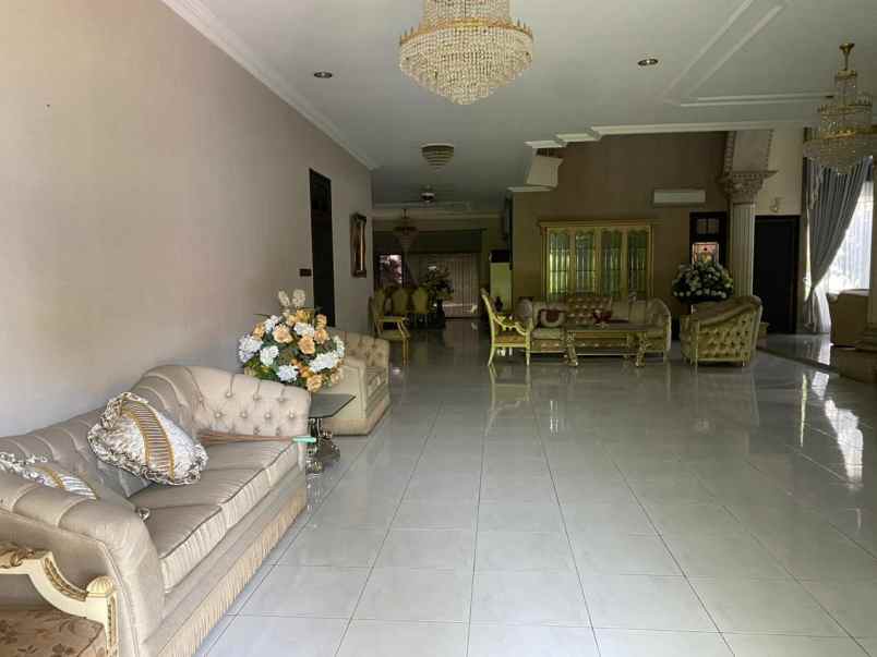 dijual rumah dharmahusada