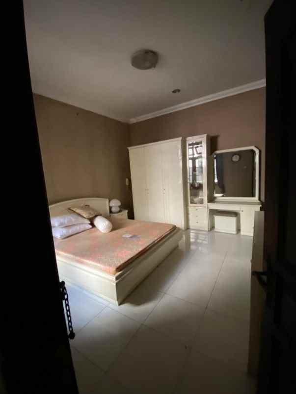 dijual rumah dharmahusada