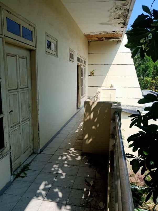 dijual rumah dharmahusada indah