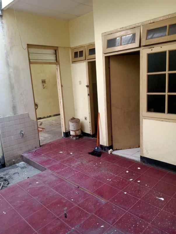 dijual rumah dharmahusada indah