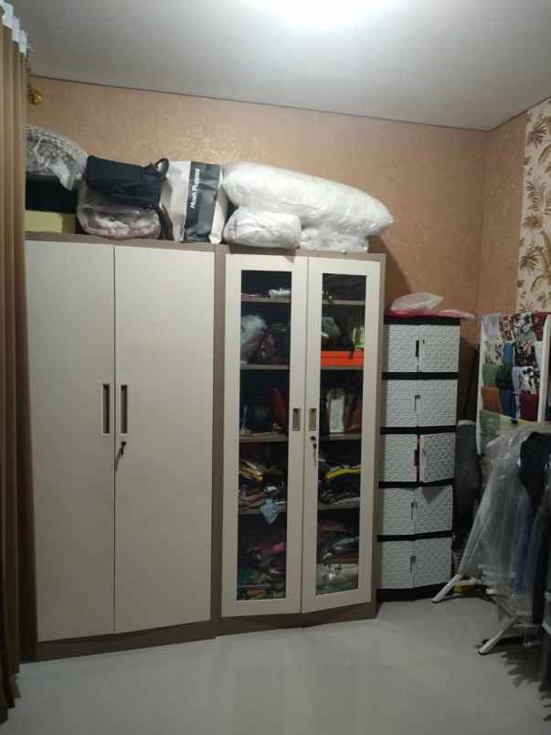 dijual rumah di grand pakuwon cluster gladstone