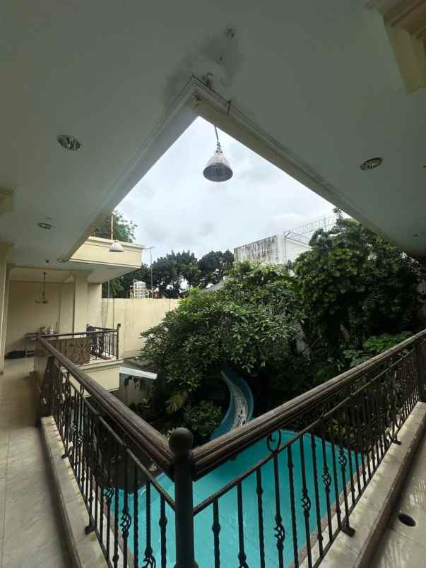 dijual rumah di menteng jakarta pusat