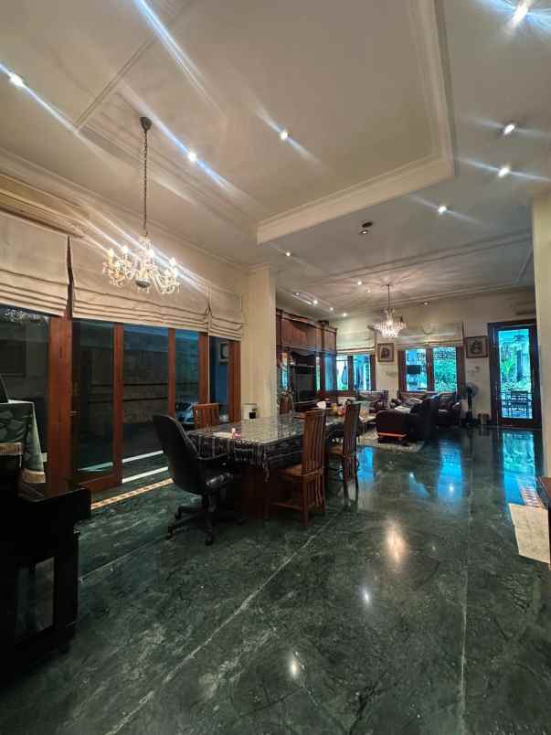 dijual rumah di menteng jakarta pusat