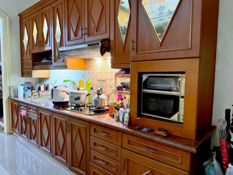 dijual rumah duren sawit