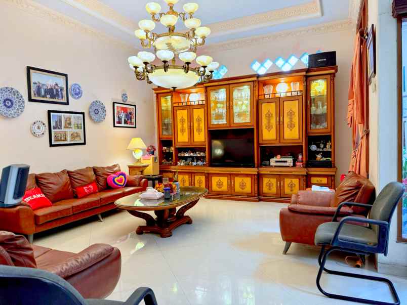 dijual rumah duren sawit