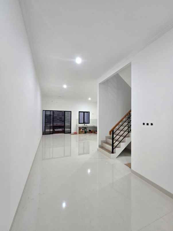 dijual rumah duren sawit