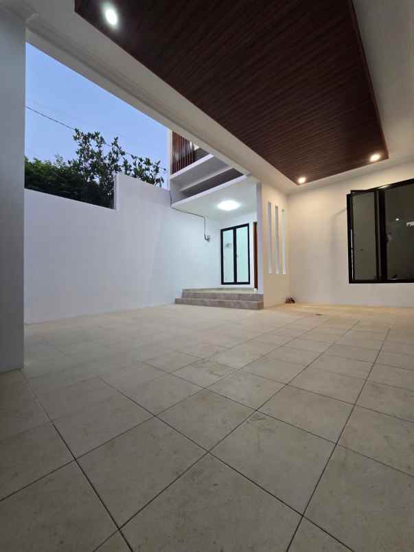 dijual rumah duren sawit