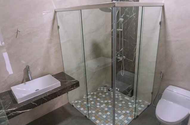 dijual rumah east emerald mansion