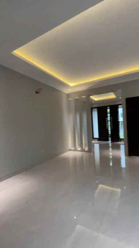 dijual rumah east emerald mansion