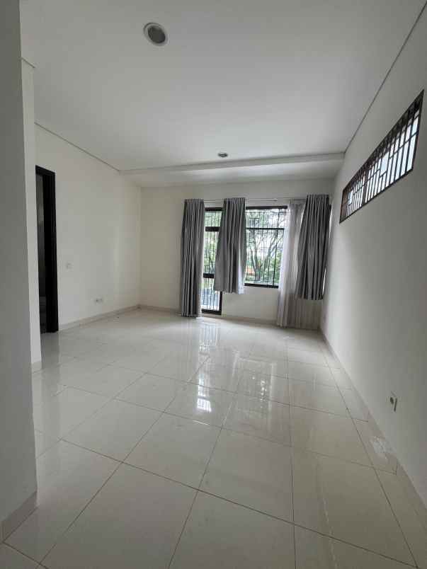 dijual rumah foglio foresta bsd city