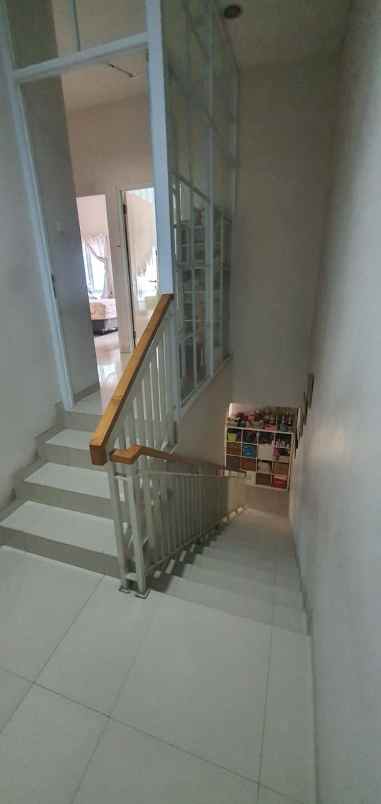 dijual rumah gading griya lestari