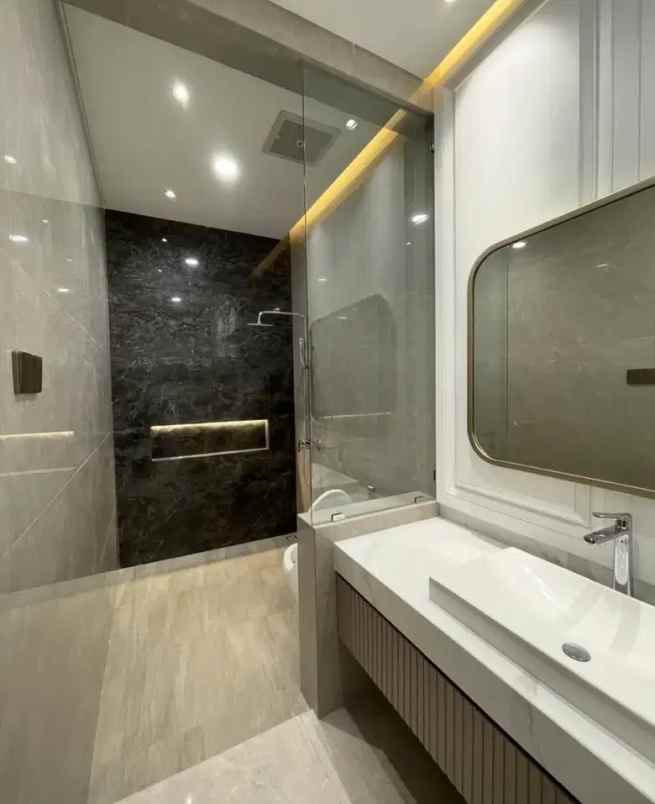 dijual rumah galaxy bumi permai 1 araya 1 surabaya