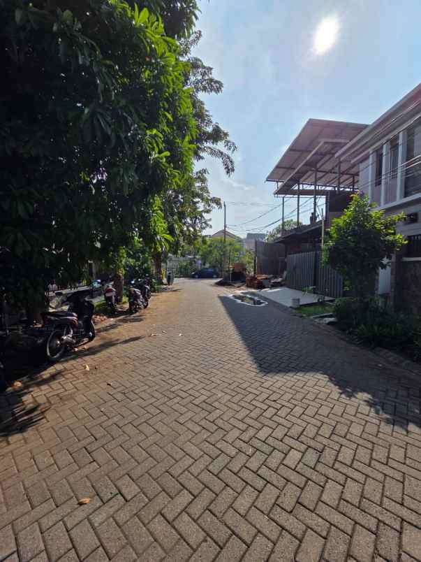dijual rumah galaxy bumi permai kondisi terawat