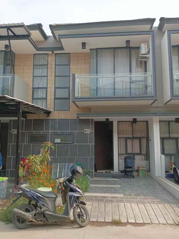 dijual rumah golden city