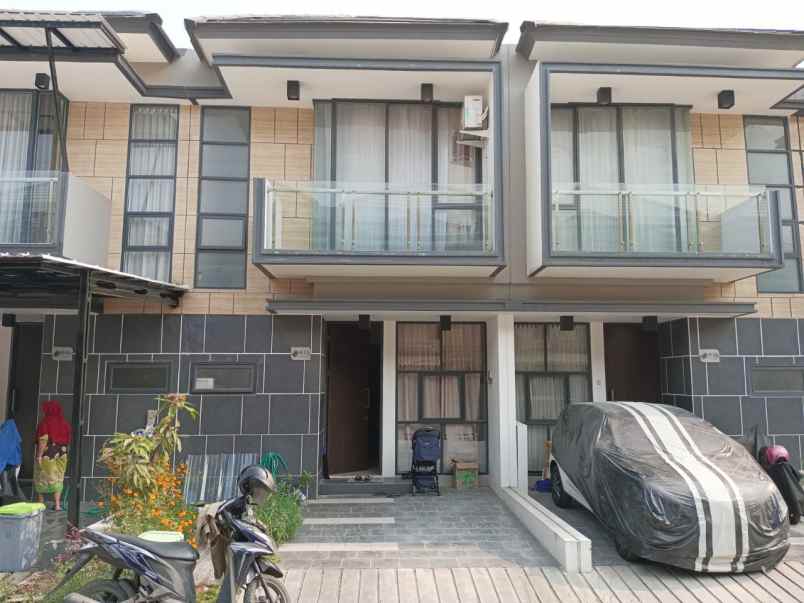dijual rumah golden city