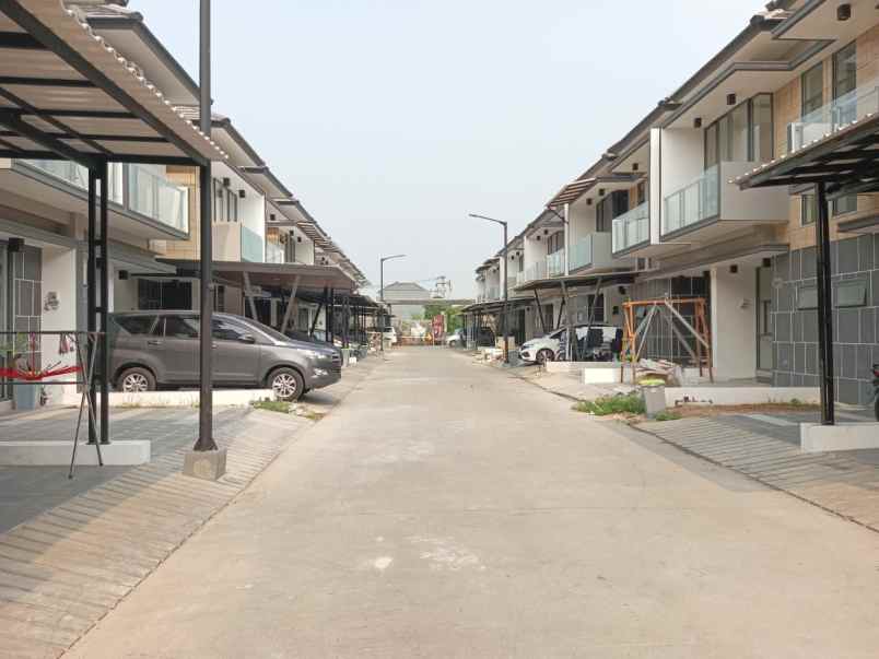 dijual rumah golden city